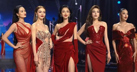 Rapper Pháo cùng với dàn thí sinh Miss Universe VietNam đốt cháy sân khấu đêm bikini và