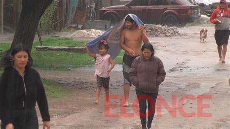 Videos Y Fotos Del Diluvio En Paran Calles Anegadas Y Viviendas