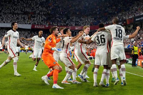 Europa League Eintracht Frankfurt Gewinnt In Sevilla Gegen Die Glasgow Rangers Die Bilder