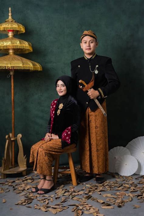 oleh Cici Damayanti di Gumuk | Foto pengantin pria dan wanita, Gaya ...