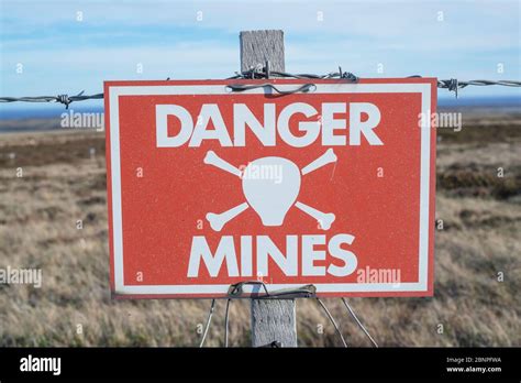 Minefield Warning Sign Danger Hi Res Stock Photography And Images Alamy