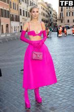 Leonie Hanne Sexy Seen Flaunting Her Hot Tits At The Valentino Fashion Show In Rome AZNude