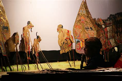 24 Pertunjukan Wayang Kulit