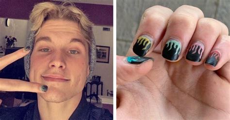 Adolescente Gay Es Suspendido De Su Escuela Por Ir Con Las Uñas Pintadas A Clase Va a gustarme
