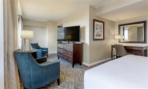 Rooms & Suites | Washington HIlton