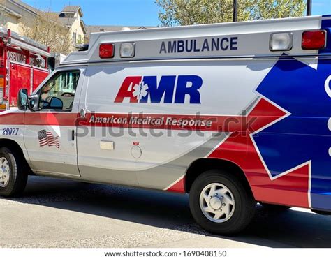 34 Amr American Medical Response Ambulance Images, Stock Photos, 3D ...