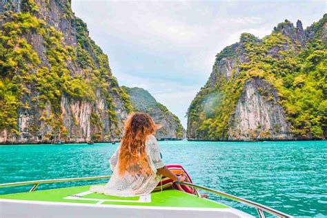 16 Tips For Solo Female Travellers How To Stay Safe While Exploring