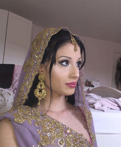 Stunning British Paki Babe Extreme Hot Seductive Expressions Pics Vids Link In