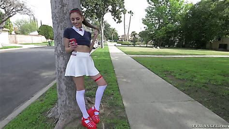 Arielle Faye Skinny Porn Videos XCafe