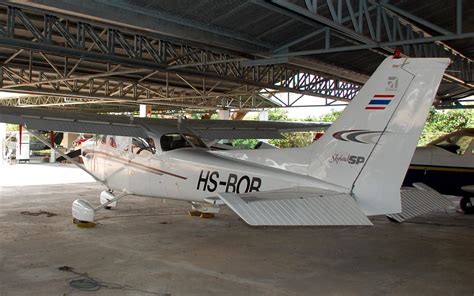 HS BOB 02 Cessna 172S Bangphra 16Jan10 Steve Ozel Flickr