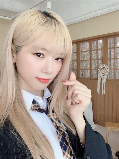 Dreamcatcher Jiu Dream Catcher Blonde Hair With Bangs Hairstyles