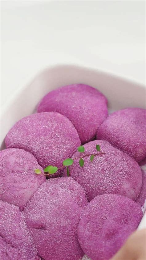 Taro Mochi Recipe With Taro Filling - Kitchen (Mis)Adventures [Video] | Rezept [Video]