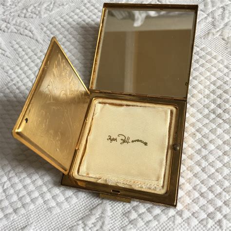 Vintage Zell Fifth Avenue Powder Compact With Puff Iridescent