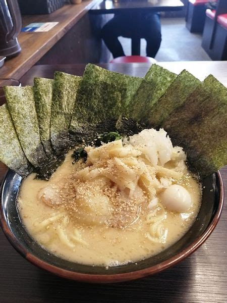 『ラーメン醤油、海苔増し』横浜家系ラーメン 大黒家のレビュー ラーメンデータベース