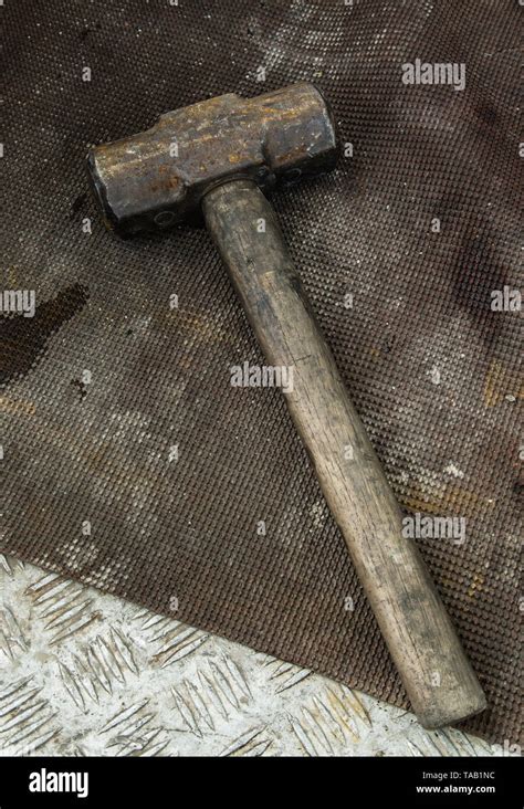 Big Sledge Hammer Heavy Work Hi Res Stock Photography And Images Alamy