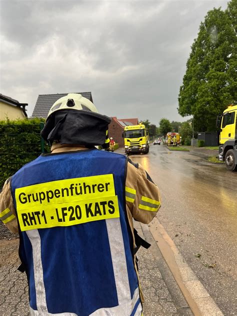 FW Rheurdt Starkregenbilanz Feuerwehr An Mehreren Stellen