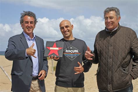 Pablo Guti Rrez Inaugura El Paseo De Las Estrellas Del Surf De Somo