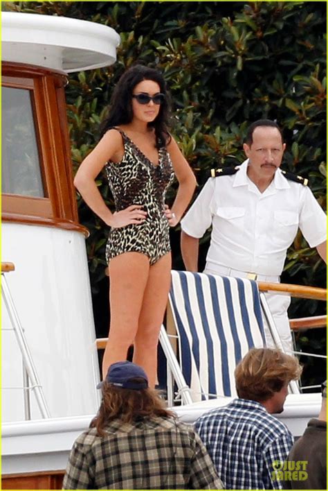 Lindsay Lohan Leopard Print Swimsuit For Liz And Dick Photo 2670410 Lindsay Lohan Photos