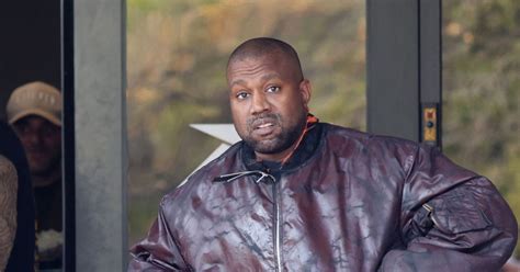 Le Rappeur Ye Kanye West Est All Voir Jouer Son Fils Saint Dans Un