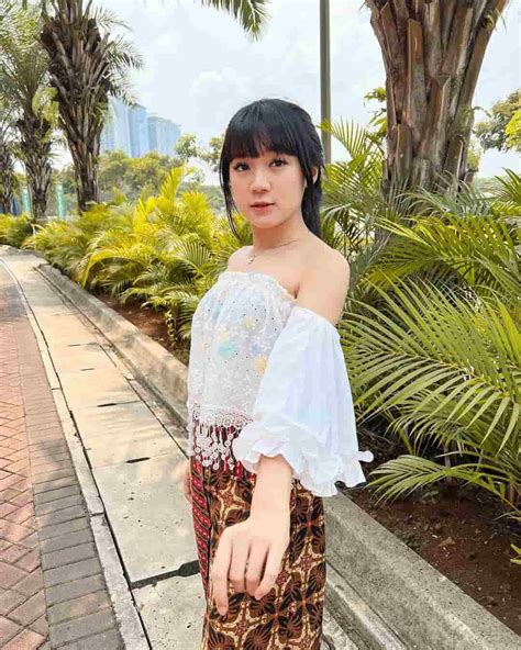 Cindy Gulla Biodata Profil Fakta Umur Agama Pacar Karier