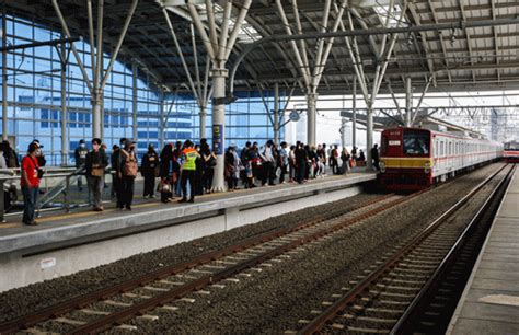 Mobilitas Masyarakat Meningkat KAI Commuter Tambah 31 Perjalanan