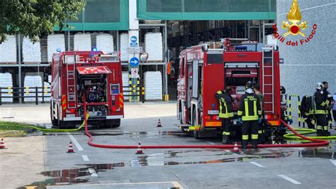 Fiamme Nello Stabilimento Della Celanese A Villa Selva Interessati Due