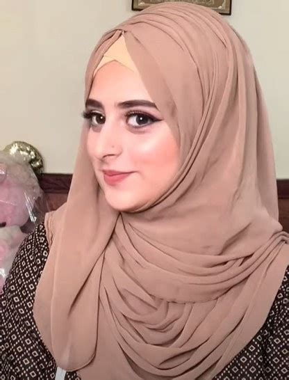 Proper Hijab For A Complete And Formal Look Stylorita