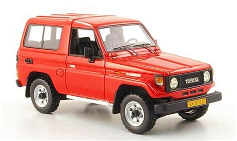 Coche Miniatura Toyota Land Cruiser Triple Collection Fj Rojo