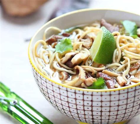 Bouillon asiatique à la citronnelle et au coriandre