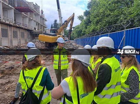 Старата сграда на немското посолство в София се демонтира селективно