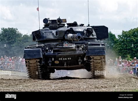 An Ex British Army Mk 2 Fv4201 Chieftain Main Battle Tank 03 Eb 83