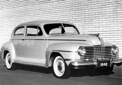 Dodge Deluxe Sedan D22 1942 Pictures