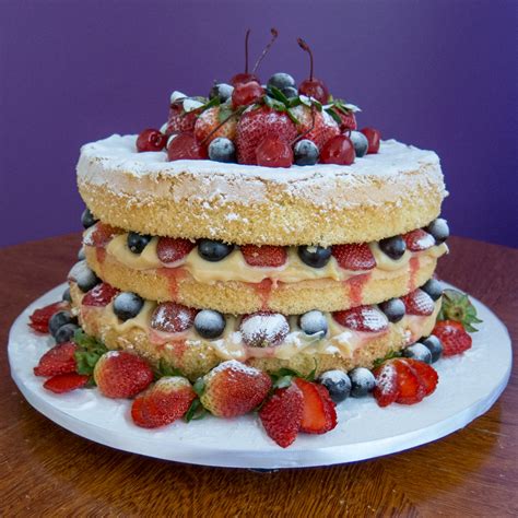 Naked Cake De Frutas Vermelhas Brigadeiro Branco Sabor Perfeito