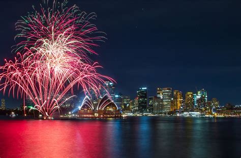 EXCLUSIVE Sydney New Year's Eve Package 2024/25 - Planet Earth Travel