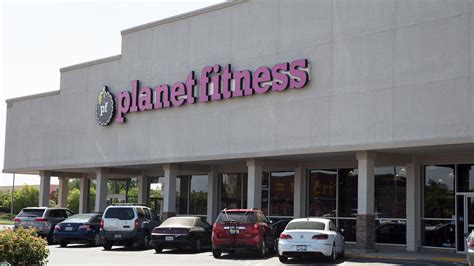 Gym in Clovis, CA | 634 Shaw Ave | Planet Fitness