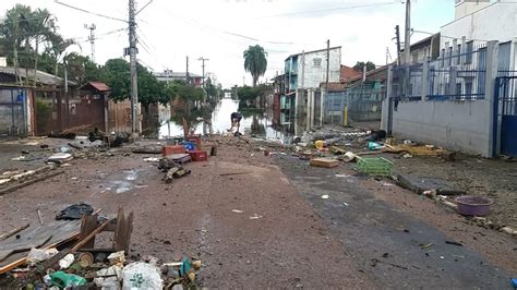 Enchente em Canoas Moradores do Mathias Velho encontram cenário de