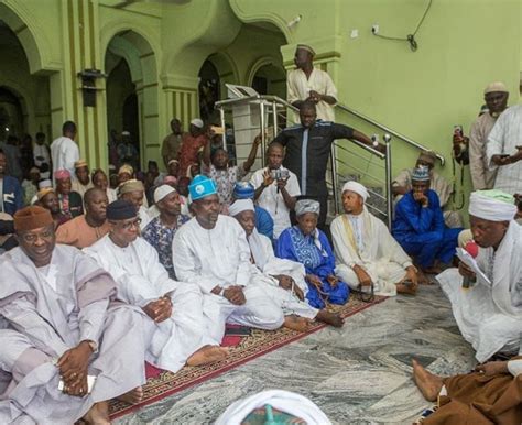 PHOTO NEWS: Dapo Abiodun Attends Jumat At Ijebu Ode Central Mosque ...