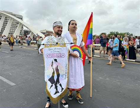 Manifestación del Orgullo LGTBI en Valencia Las Provincias