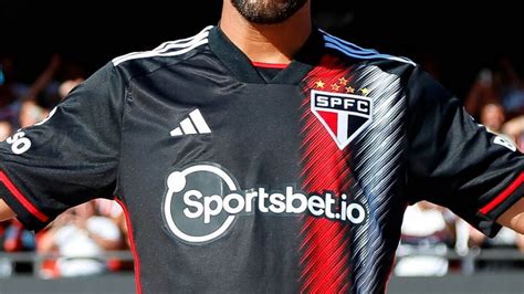 James E Lucas Tava Vestindo A Camisa 3 Spfcnet
