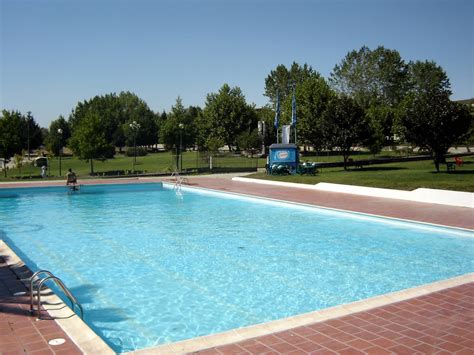 Piscinas De Canas De Senhorim Nelas All About Portugal