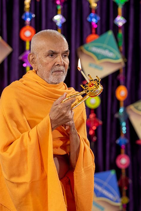 January Hh Mahant Swami Maharaj S Vicharan Nenpur India