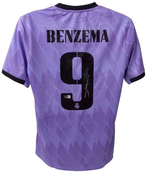 Maglia Karim Benzema Real Madrid 2022 23 Autografata CharityStars