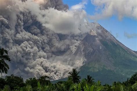 Gunung Merapi Kembali Keluarkan Guguran Awan Panas Satu Harapan