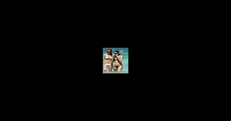 PHOTOS Whitney Port la star de lémission Laguna Beach se prélasse en bikini à la plage