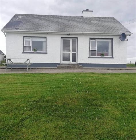 27 Donegal Cottages By The Sea: [Scenic & Family Friendly] - An Irish Rover