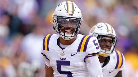 Look Lsu Puts Up Jayden Daniels Billboard In Las Vegas As Heisman Race