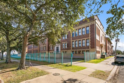 Historic facts about 504 streetcar rides surprise new tourists 7