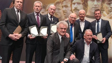 Hall of Fame im Deutschen Fußball Museum Viele Fußball Legenden bei