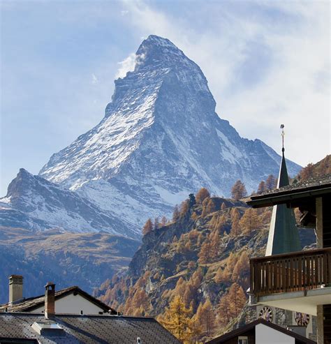 Matterhorn over Zermatt. Incredible view. : r/mountains