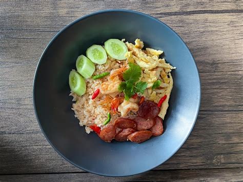 Premium Photo Fried Rice With Spicy Shrimp Paste Dip On The Table